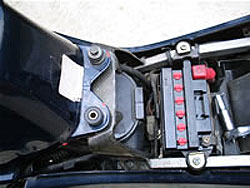 タンク取り付けボルト